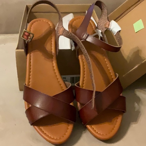 NIB Cushionaire slate sandal in whiskey color sz 9 - Picture 2 of 6